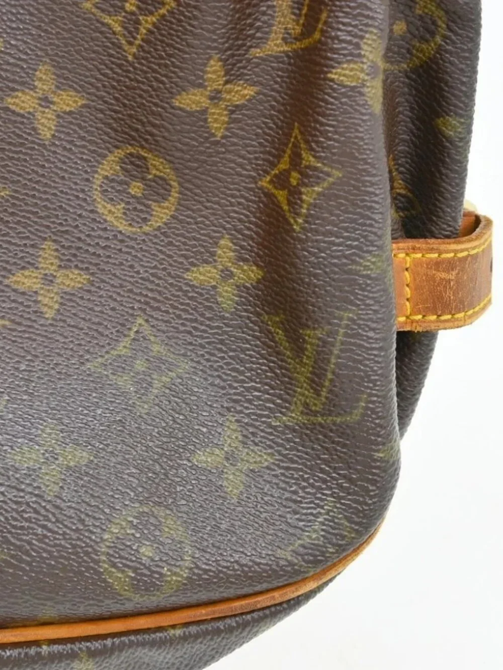 LOUIS VUITTON MONOGRAM SAUMUR 30 MESSENGER BAG